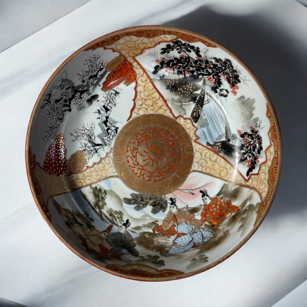 希少!!】九谷造 色絵 金彩 [松竹梅鳥文風景窓絵 粉彩人物絵] 大皿 平皿