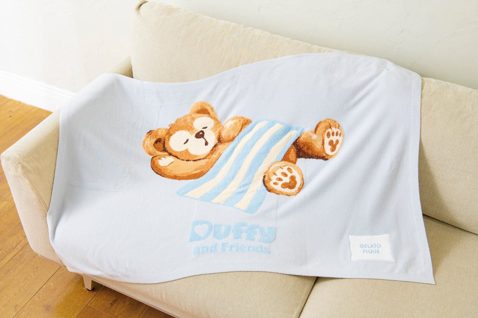 愛らしく寝ている“ダッフィー＆フレンズ”がデザインされた「gelato