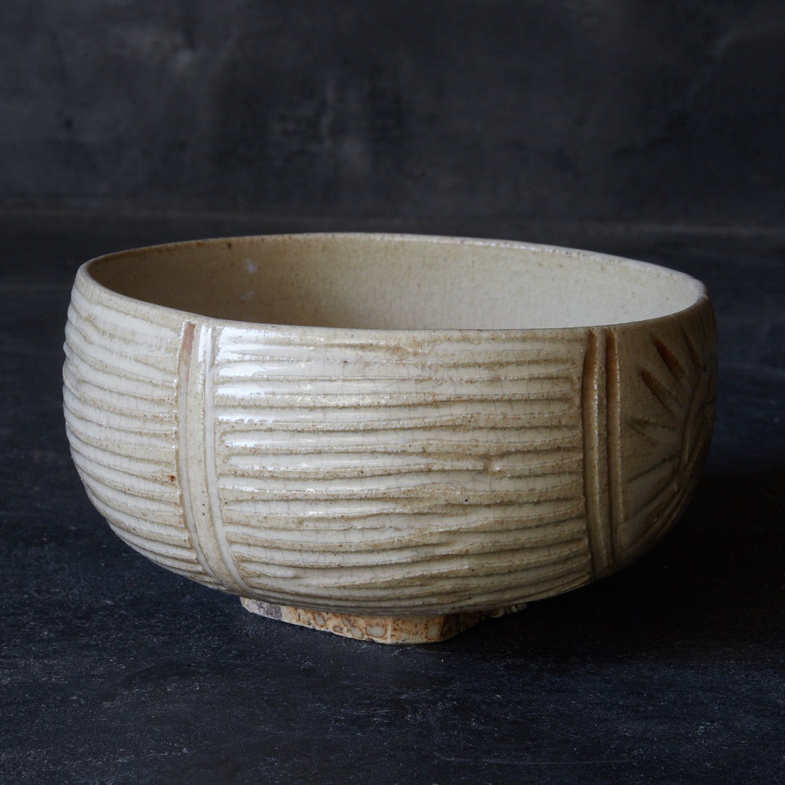 江戸時代 古萩俵手茶碗（1603–1867 CE） | 入蘆花（ロカニイル）