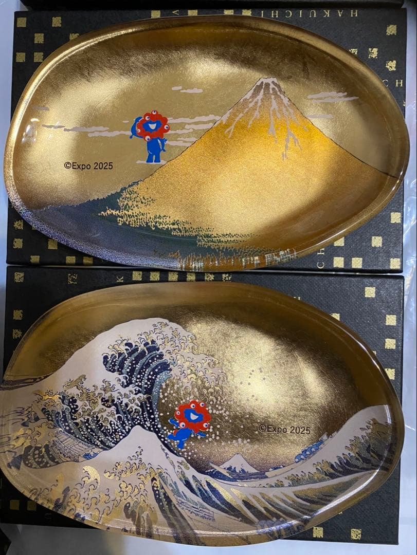 ミャクミャク　ガラストレー　2点セット 箔名画　北斎　神奈川沖浪裏　凱風快晴 ミャクミャク ガラストレー 2点セット 箔名画 北斎 神奈川沖浪裏 凱風